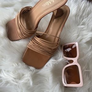 Strappy square sandal